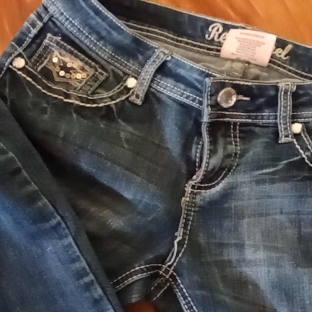 Super cute flare leg